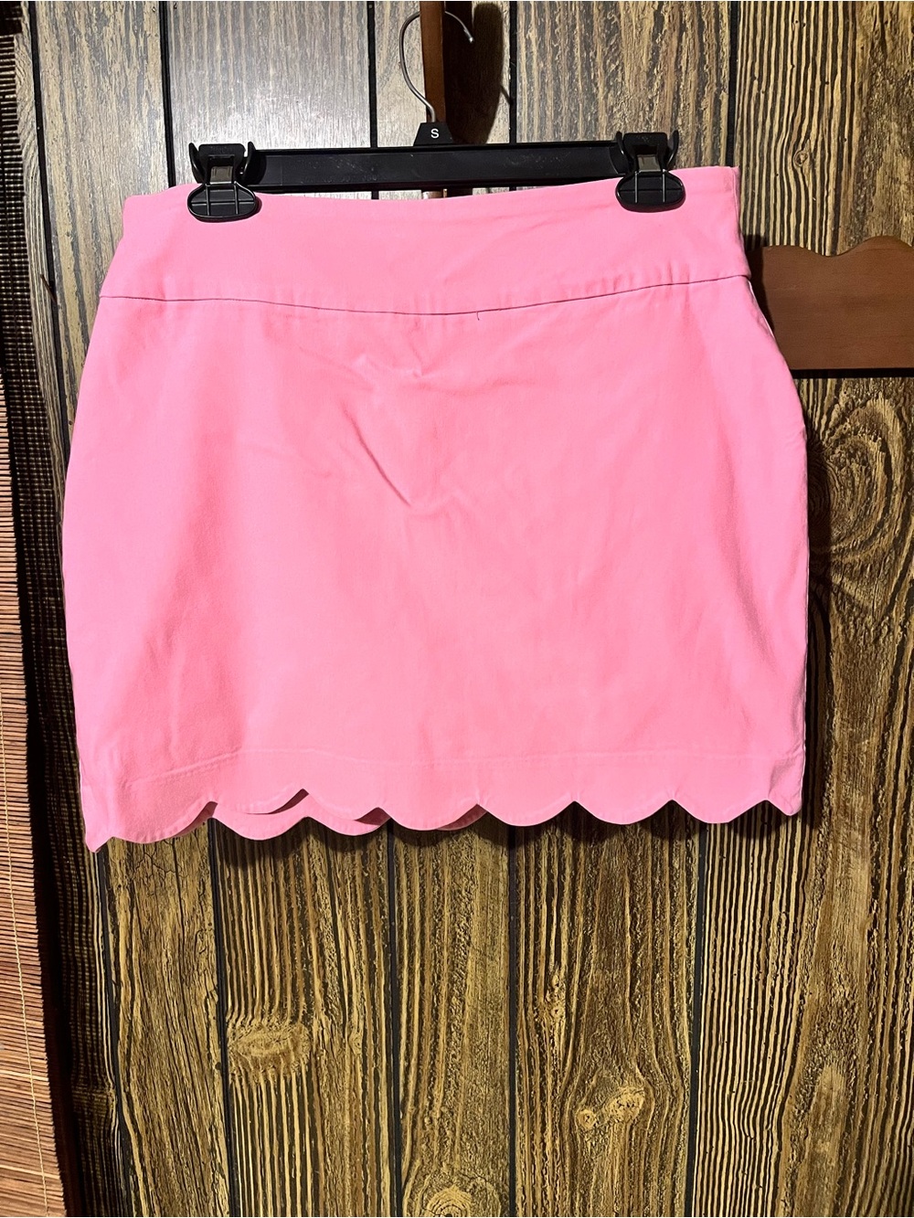 crown & ivy Pink Scalloped Hem Mini Skirt
